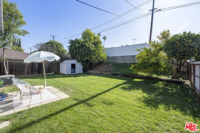 Building Photo - 19358 Alcona St