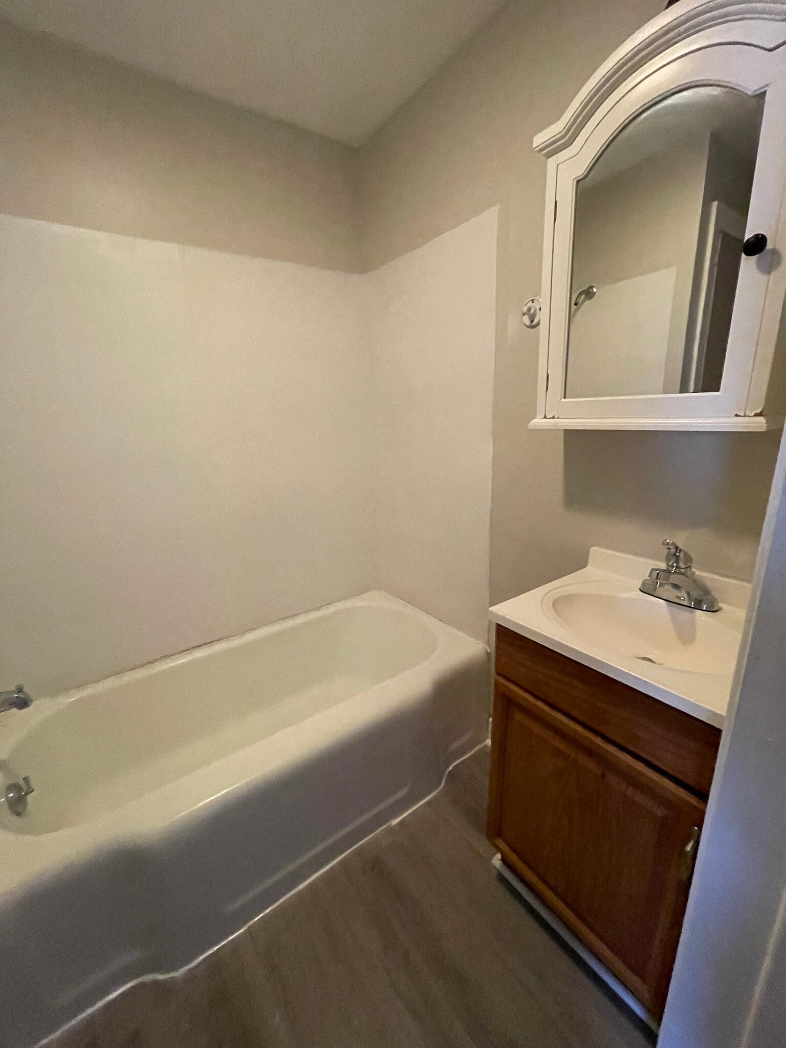 Bath Room - 50 Rowland Ave