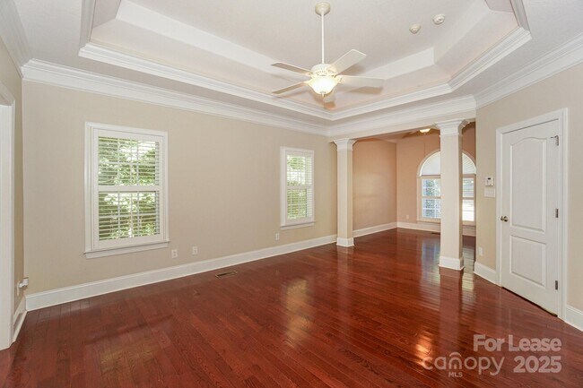 Building Photo - 181 Streamside Pl