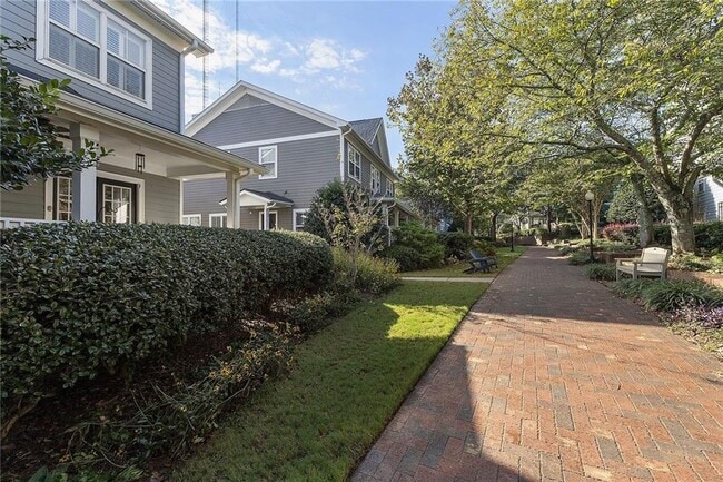 Building Photo - 267 Carlyle Park Dr