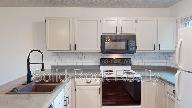 Building Photo - 1297 Vondelpark Dr