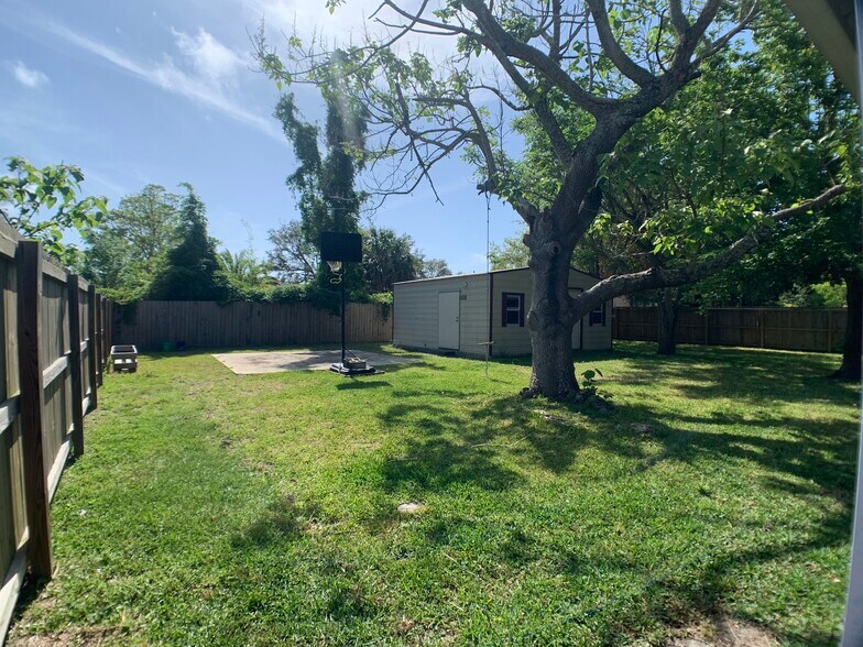 Backyard - 1 - 205 Evergreen Dr