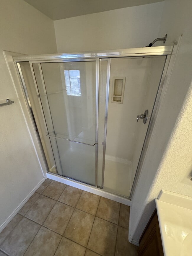 Building Photo - 3 Bed 3.5 Bath Summerlin