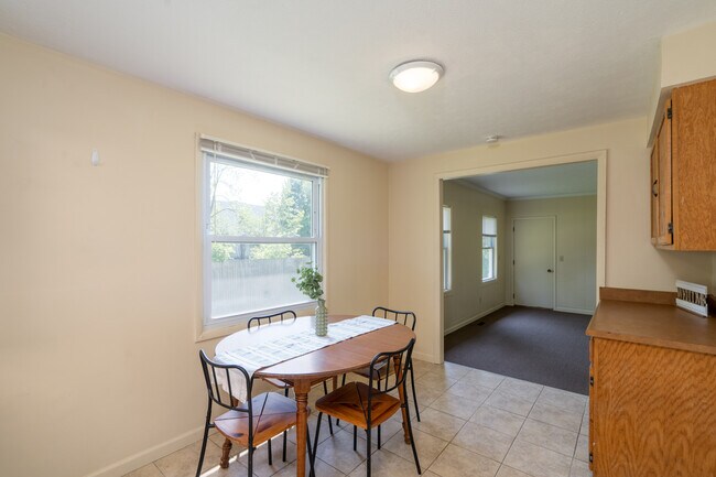 Building Photo - 2 Rorbach Ln