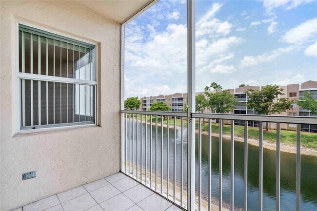 Building Photo - 9537 Weldon Cir