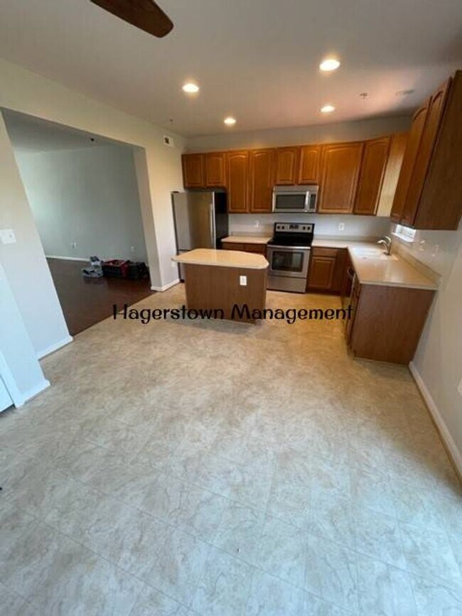 Building Photo - Single Family Home