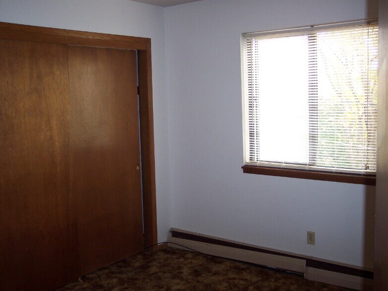Building Photo - 10628 W Bobolink Ave