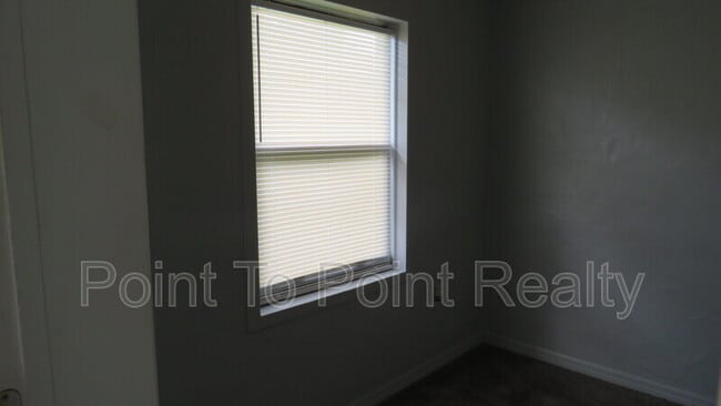 Building Photo - 5347 Baycrest Rd