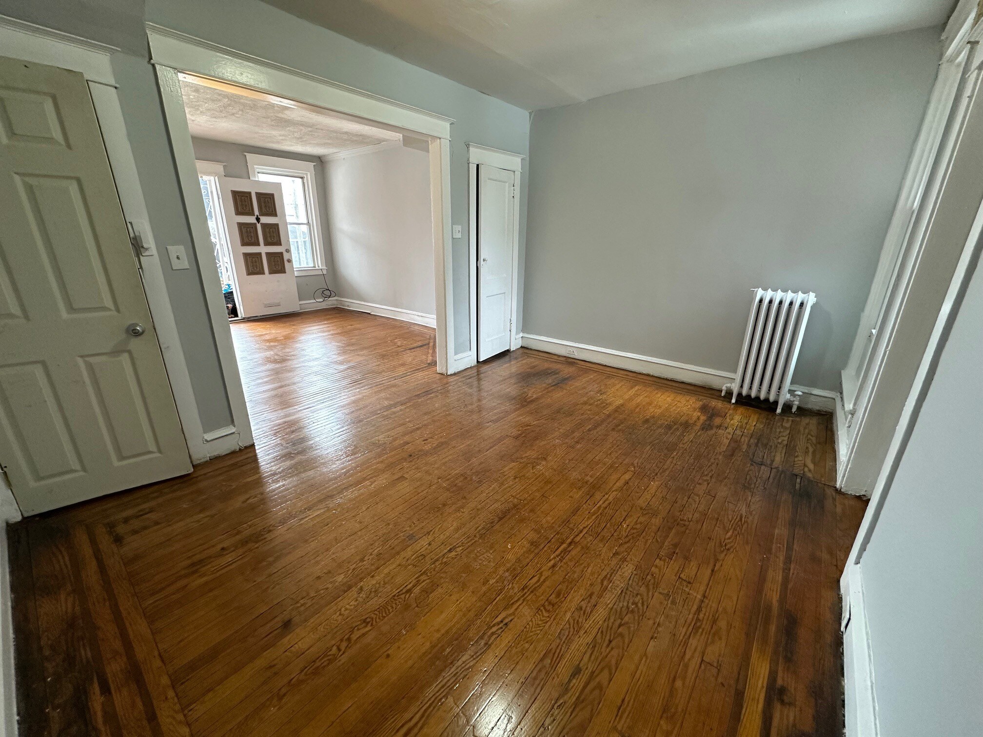 Building Photo - 2037 Bellevue St