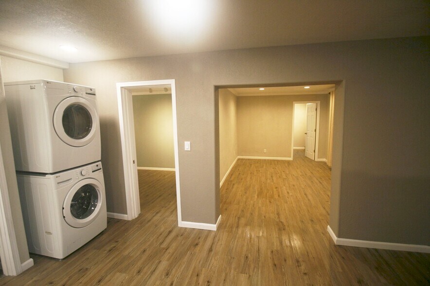 Building Photo - 1515 SE Mill St