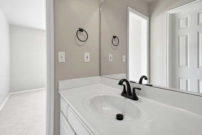 Building Photo - 408 W Fairway Ct
