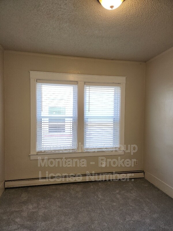 Building Photo - 542 S 3rd St W