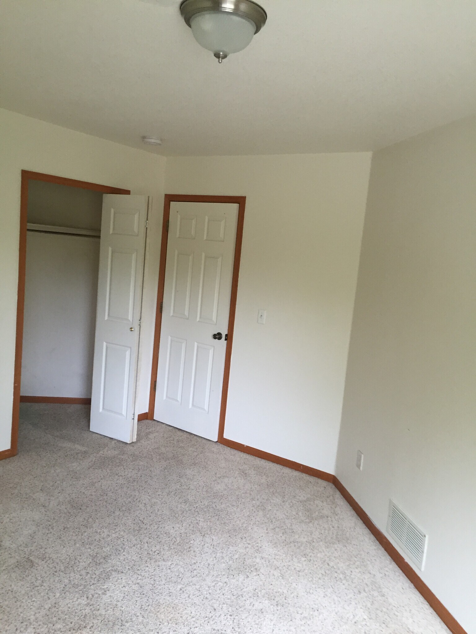 Building Photo - 1637 Westbridge Dr