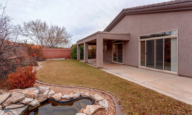 Building Photo - Beautiful Home in Coral Canyon