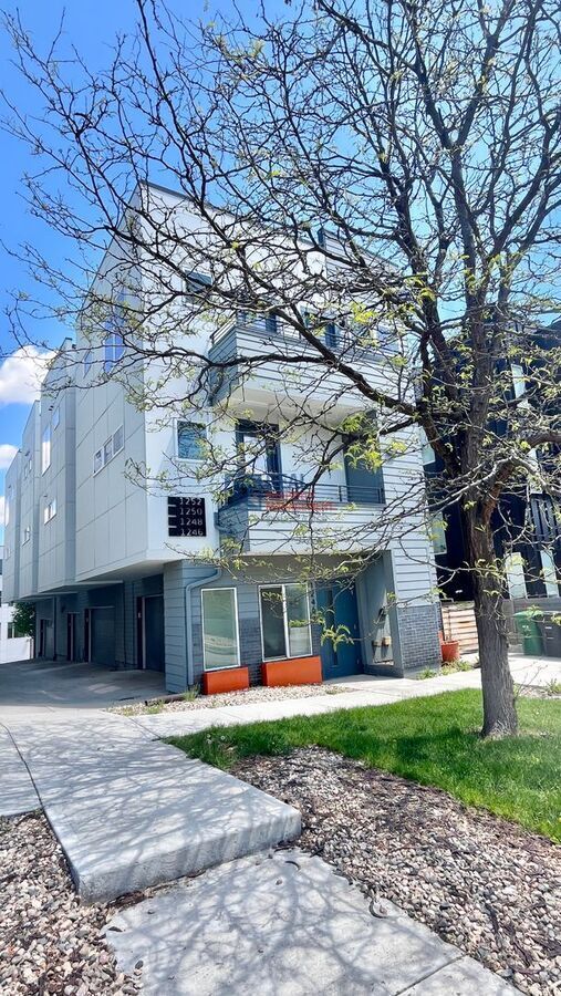 Building Photo - 1246 Perry St