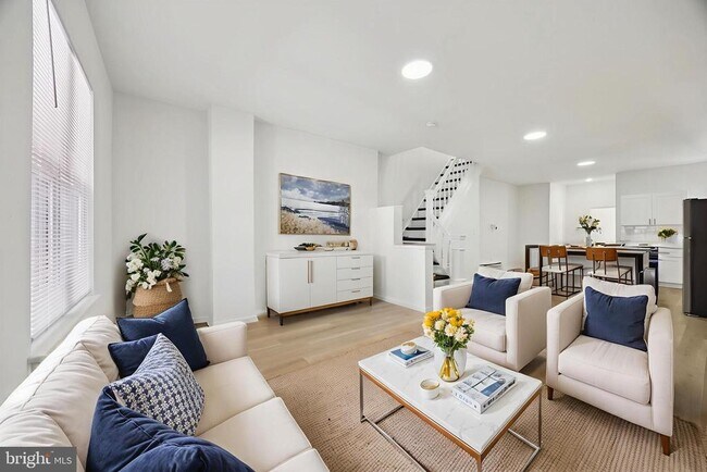 Building Photo - 278 S 60th St