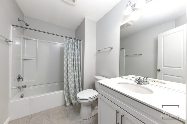Building Photo - 2110 Weatherbee Ln