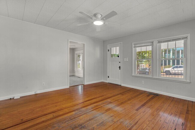 Building Photo - 202 S School Ave