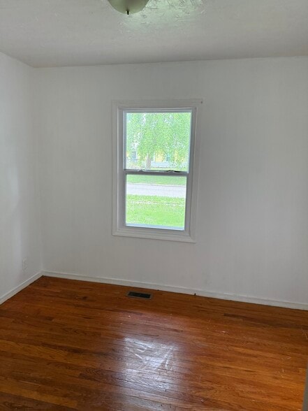 Building Photo - 1117 N Indian Ln