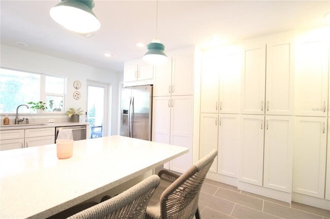 Building Photo - 2046 NW 19th Ln