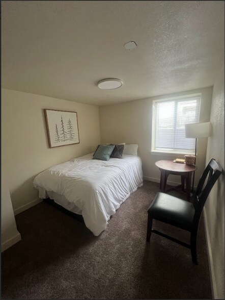 Building Photo - 1206 Gregory Way