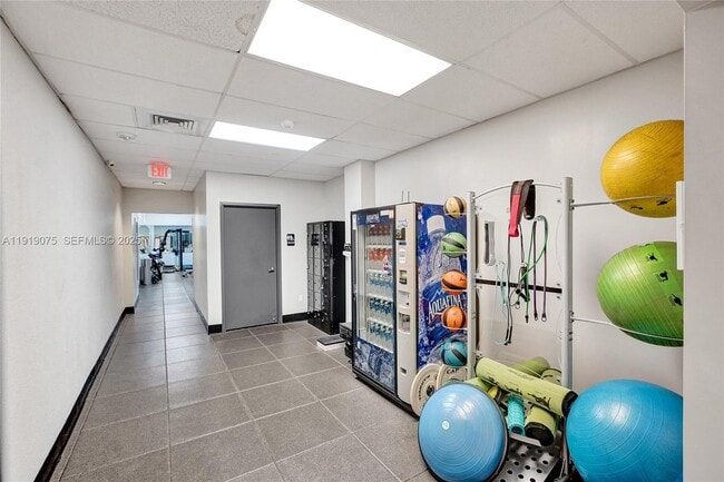 Building Photo - 2501 S Ocean Dr