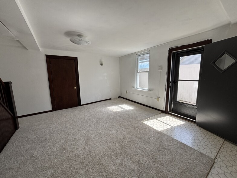 Building Photo - 912 Highland Ave
