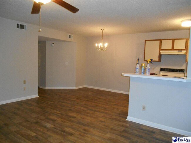 Building Photo - 711 Coventry Ln