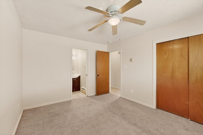 Building Photo - 222 Shannon Pl NW