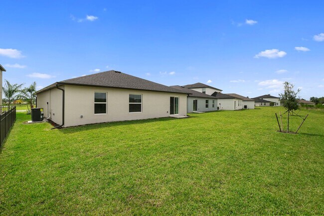 Building Photo - Brand New construction 4 bedrooms 2 bathro...