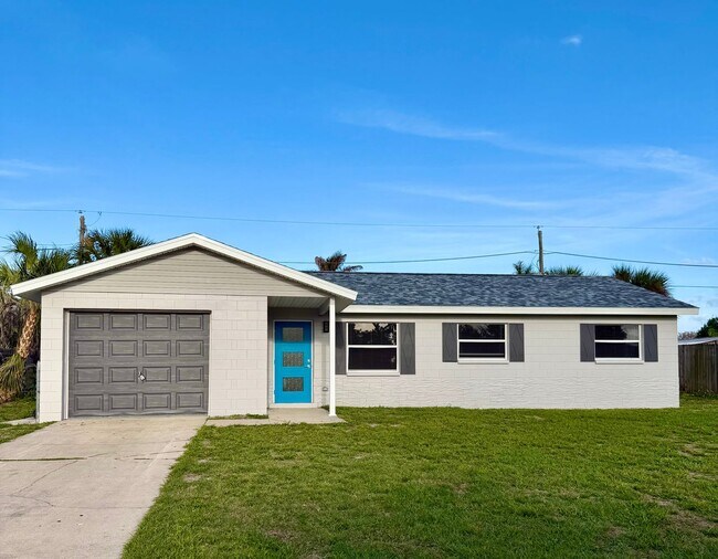 Building Photo - Adorable Makeover Melbourne Florida-Close to Wickham Rd.