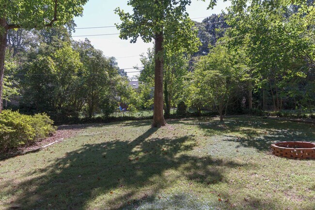 Building Photo - APPLICATIONS PENDING! Gorgeous 3 bed 2 bath home with finished basement/carport in NW Greensboro!...