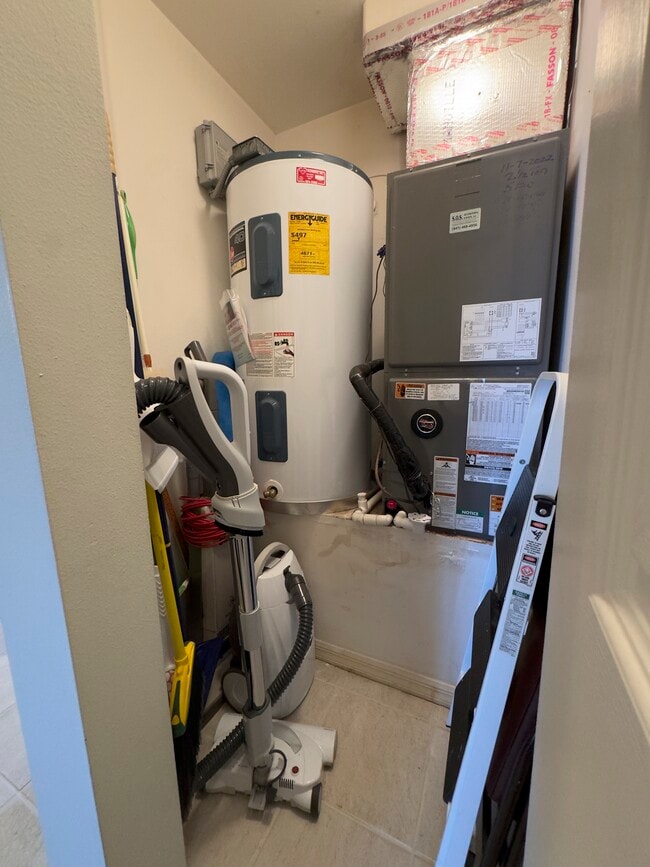 Building Photo - 8370 Wingate Dr