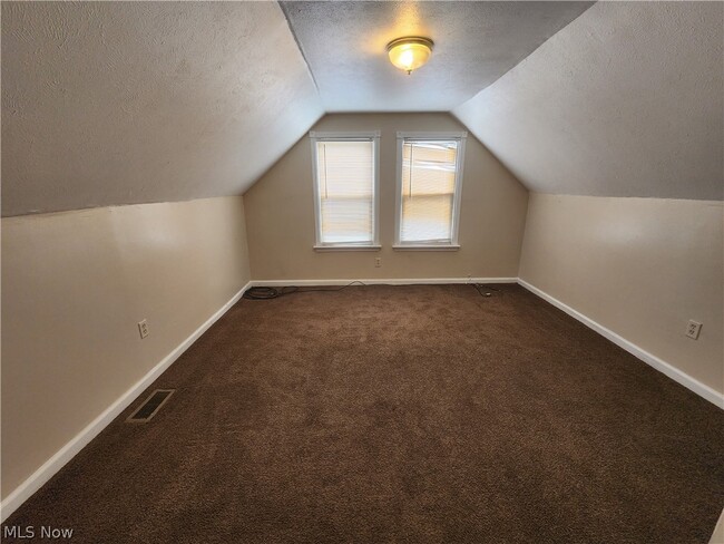 Building Photo - 1517 Larchmont Rd