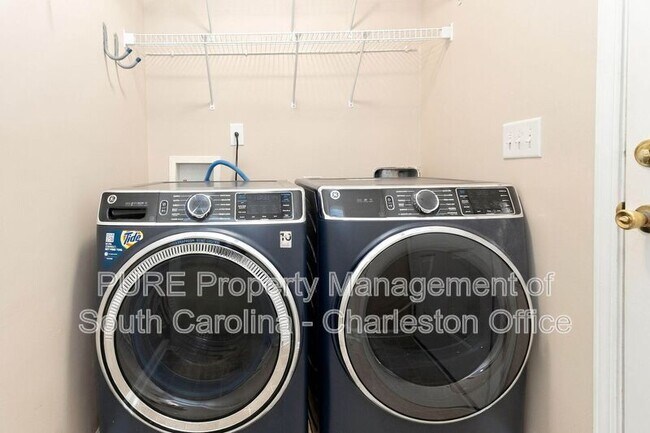 Building Photo - 1322 Palm Cove Dr