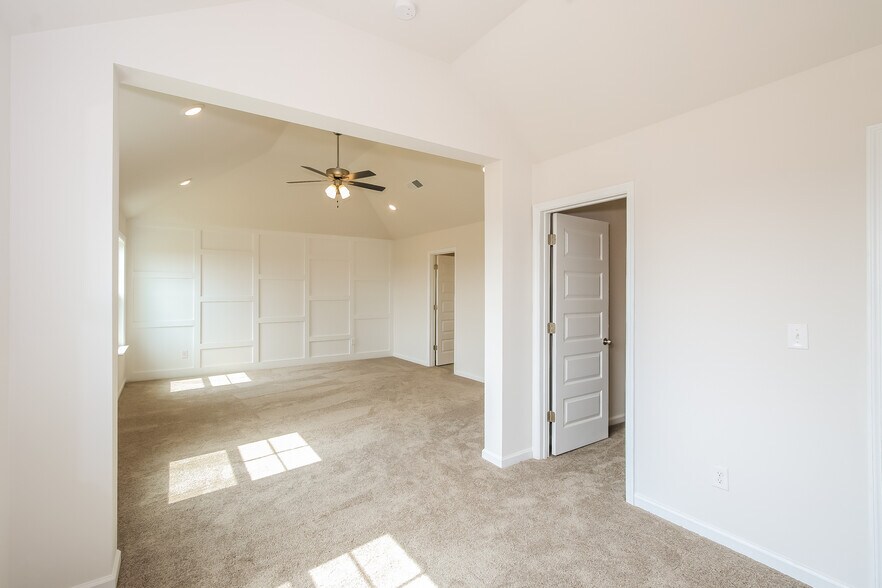 Building Photo - 6059 Bakerville Ln
