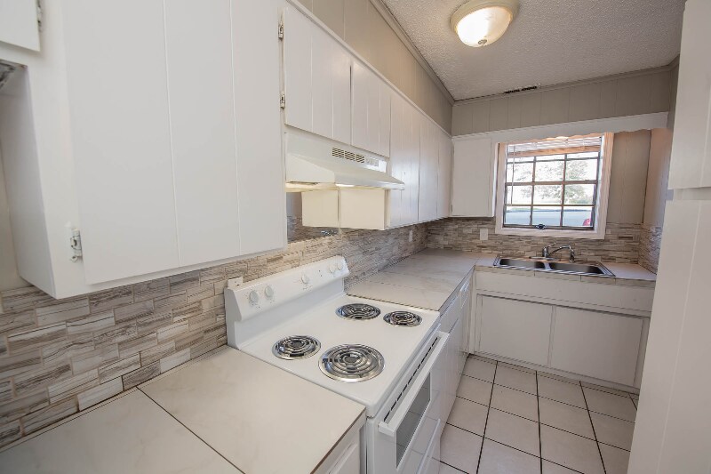 Building Photo - 2054 Garland Ave