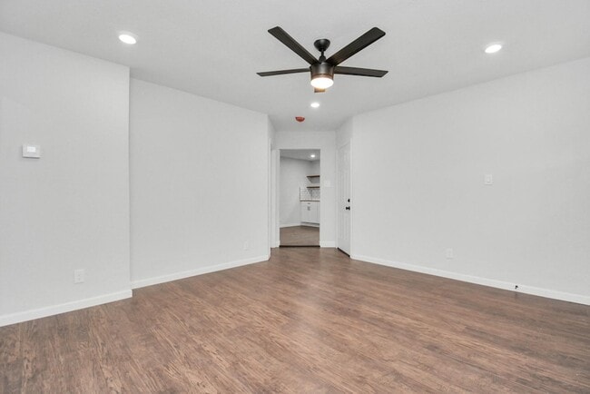 Building Photo - 262 De Boll St