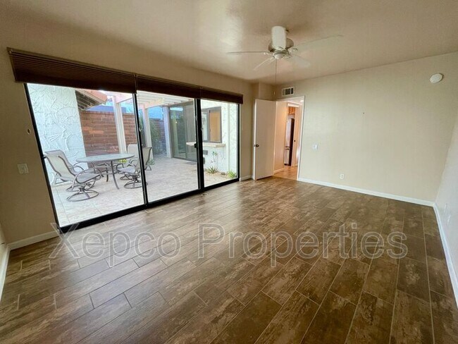 Building Photo - 2353 E Miramonte Cir