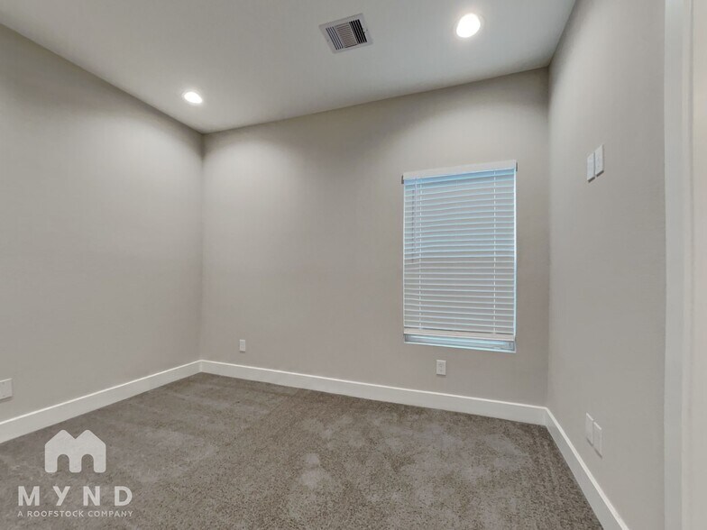 Building Photo - 5902 Gardendale Dr