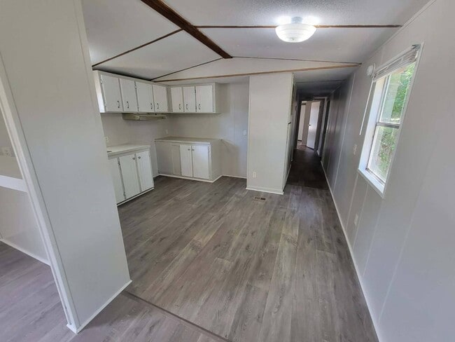 Building Photo - 109 Embert Ln