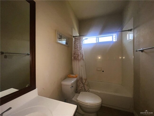 Building Photo - 608 Steamboat Dr