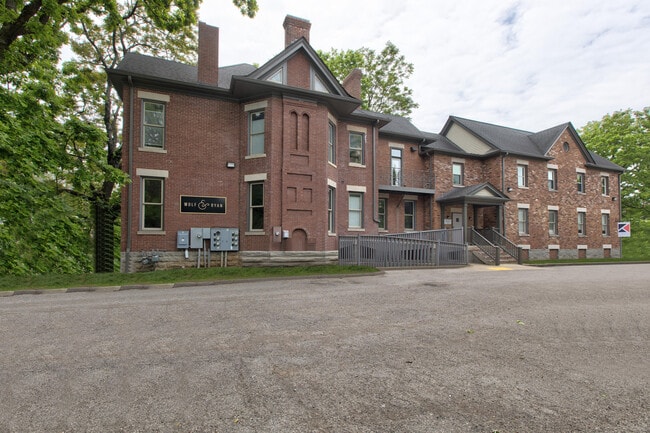 Building Photo - 508 W 2nd St