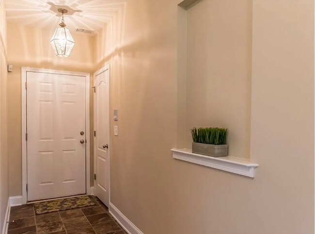 Building Photo - 3945 Pointe Vecchio Cir