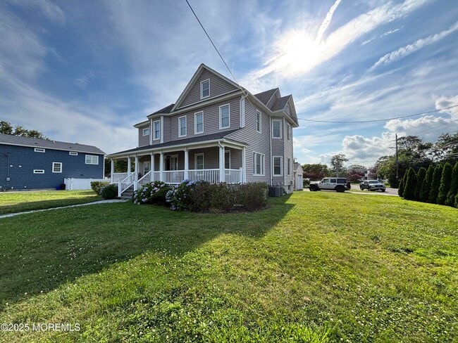 Building Photo - 516 2nd Ave