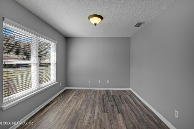 Building Photo - 695 Sid Dr