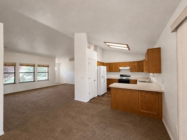 Building Photo - 353 Prescott Dr
