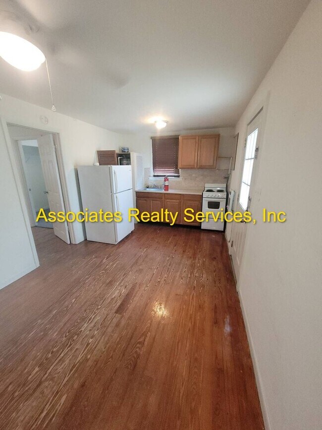 Building Photo - Bevis- Gainesville Heights - 995