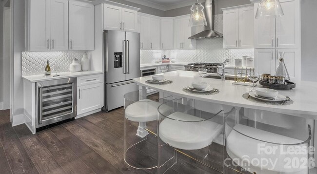 Building Photo - 2426 Vail Ave