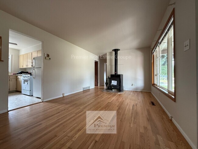 Building Photo - 109 Jasper Dr